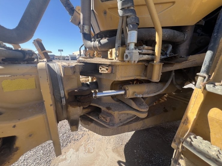 2010-caterpillar-740b-image-51