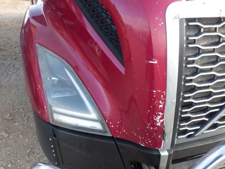 2019-volvo-vnl-760-image-4