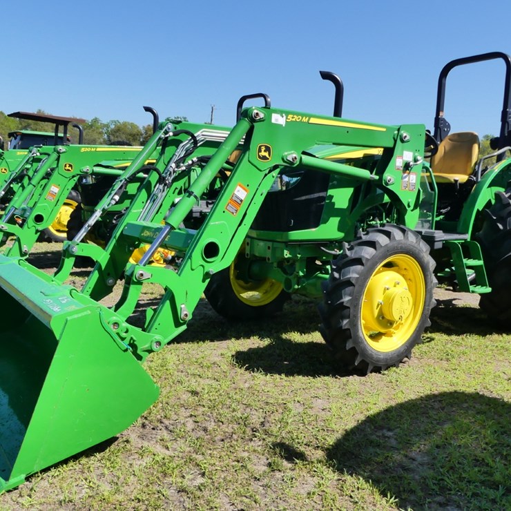 JOHN DEERE 5055E