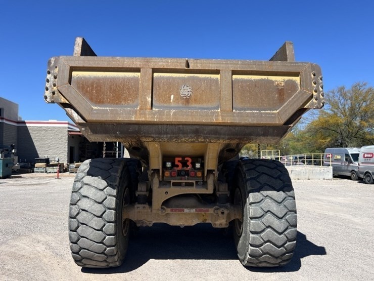 2012-caterpillar-740b-image-4