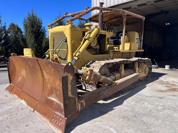 caterpillar-d7-image-1