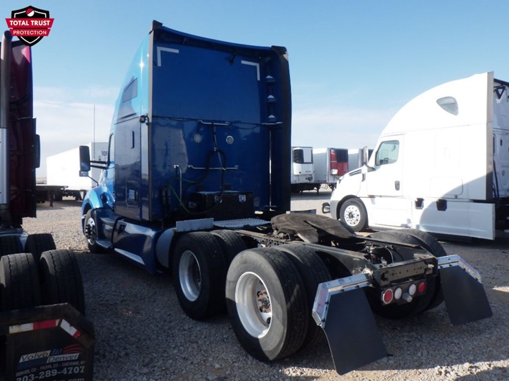 2020-kenworth-t680-image-10