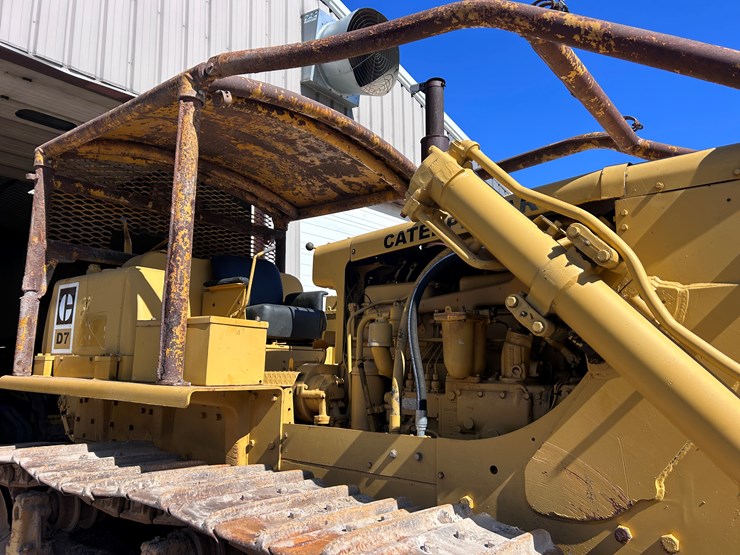 caterpillar-d7-image-21