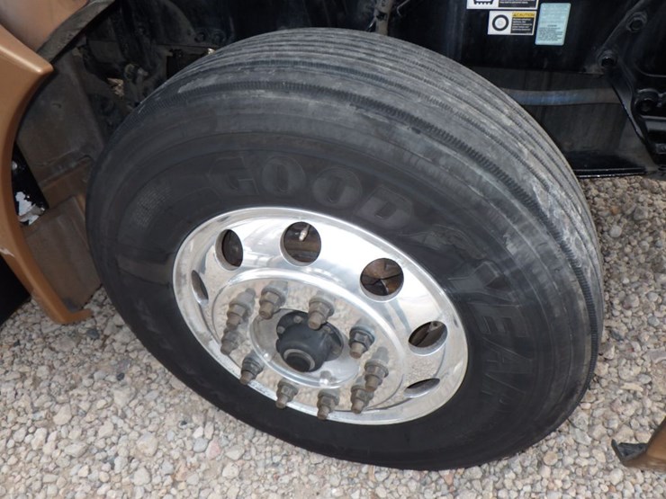 2022-kenworth-t680-image-23