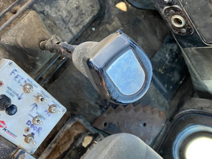 1990-peterbilt-377-image-24