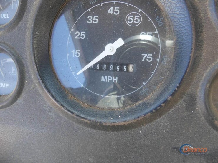 1985-ford-8000-image-17