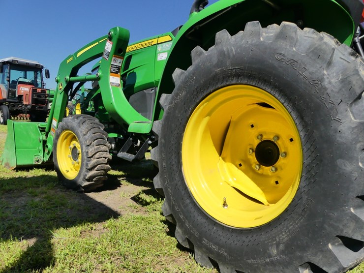 john-deere-3025e-image-8