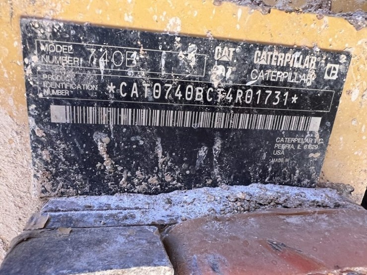 2013-caterpillar-740b-image-55