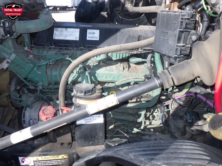 2022-volvo-vnl-300-image-16