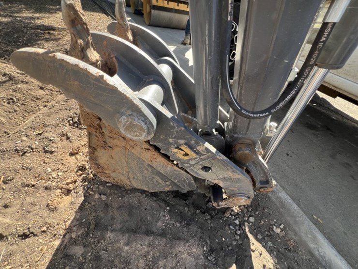 2022-volvo-ecr25d-image-7