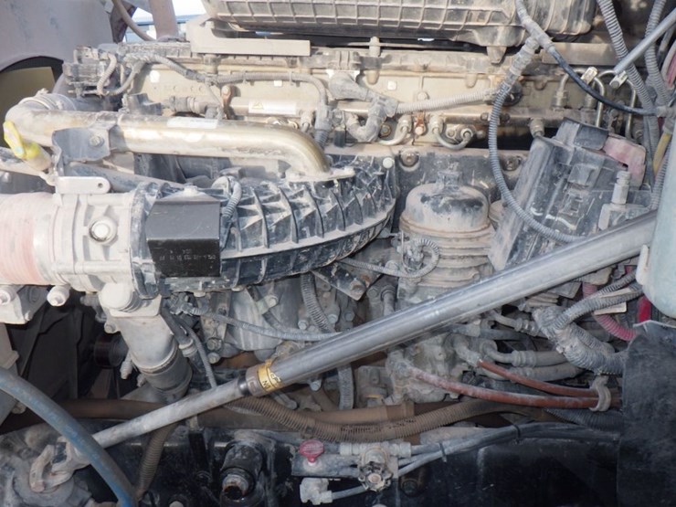 2014-freightliner-coronado-image-21