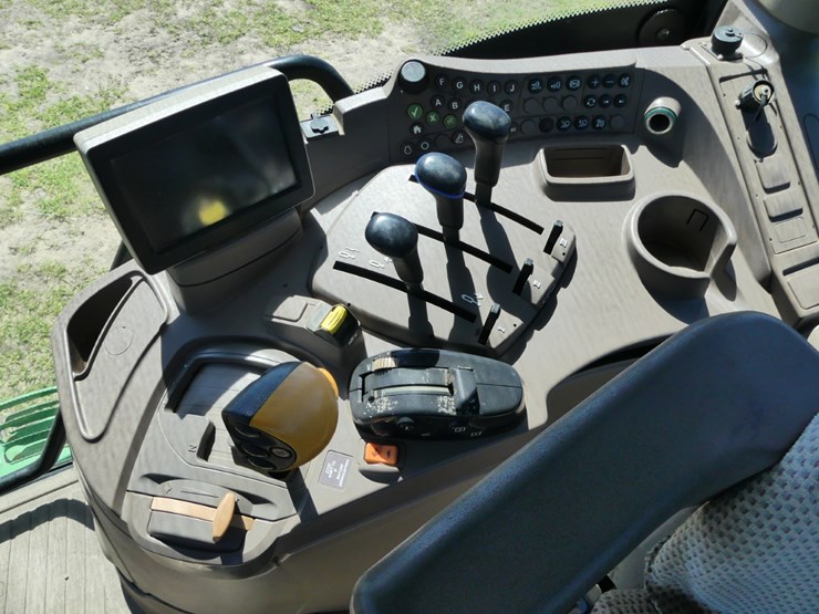 john-deere-6125r-image-11