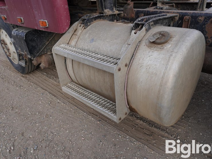 1988-peterbilt-362-image-11