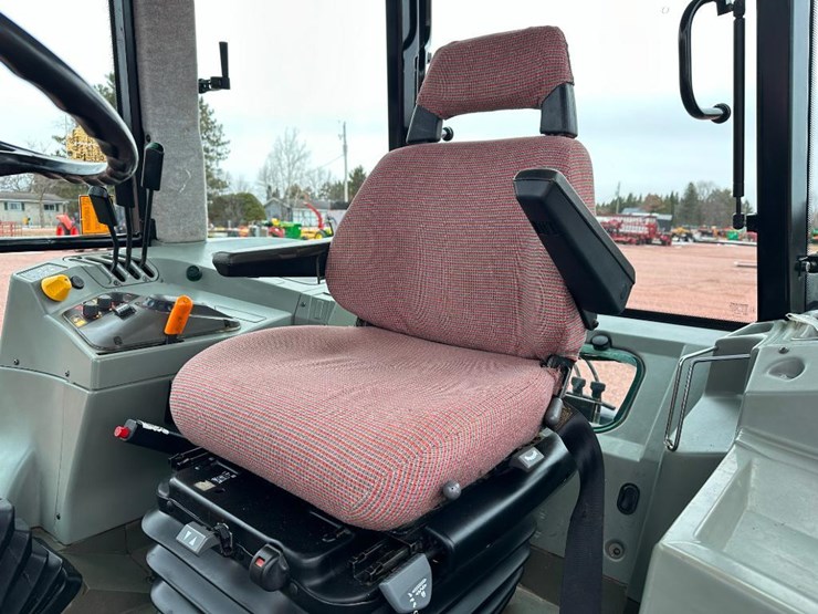 massey-ferguson-8160-image-50