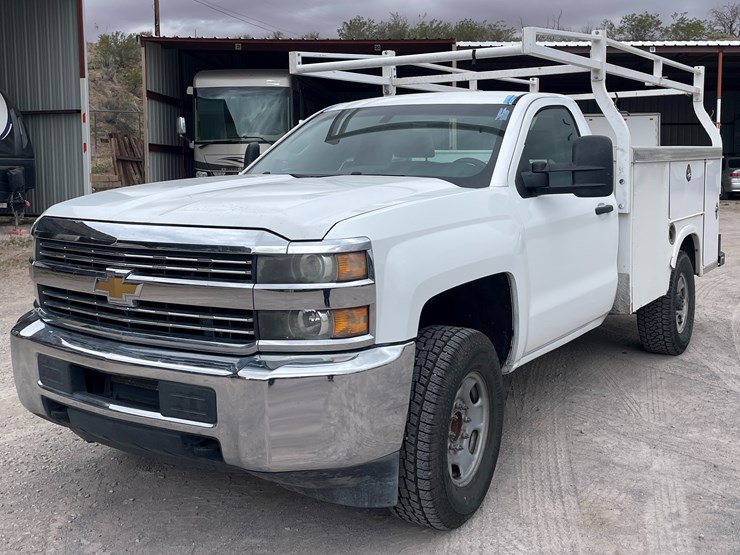 2015-chevrolet-silverado-2500-image-1