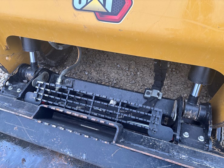 2023-caterpillar-289d3-image-52