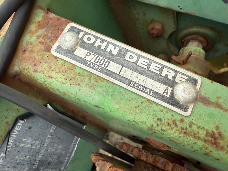 john-deere-7000-image-10