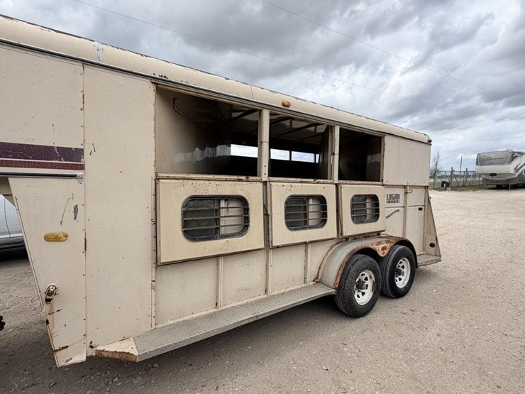 l2---1994-logan-coachman-3-horse-trailer-image-2