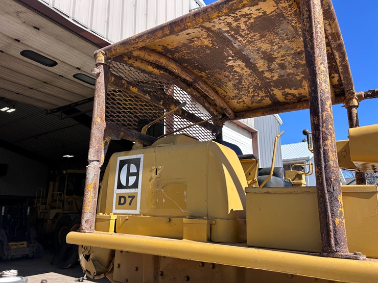 caterpillar-d7-image-22