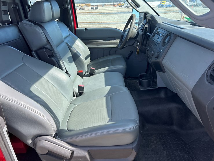 2011-ford-f550-image-58