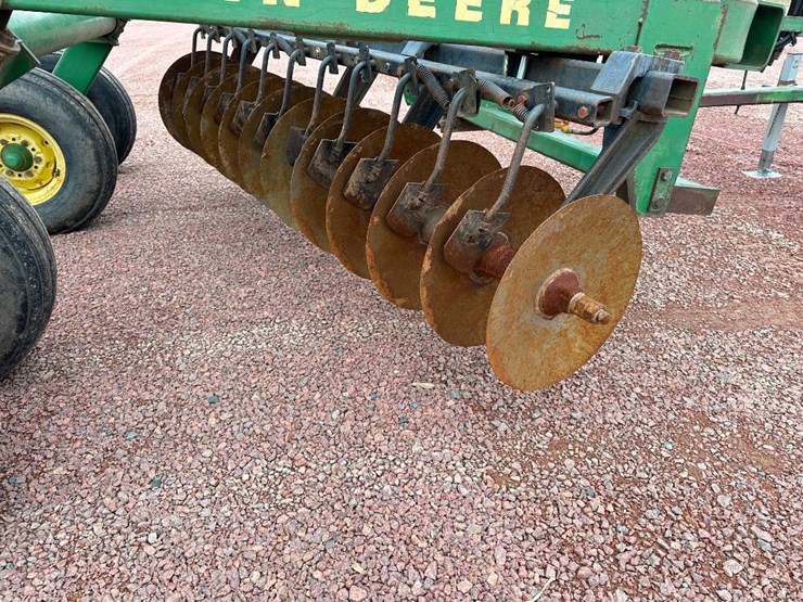 john-deere-235-image-19