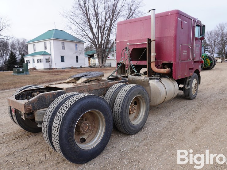 1988-peterbilt-362-image-5