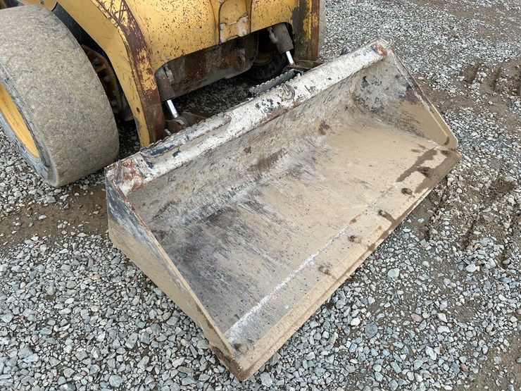 caterpillar-252b-image-6