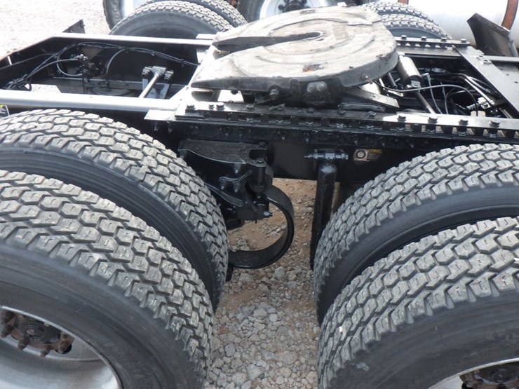 2018-peterbilt-579-image-4