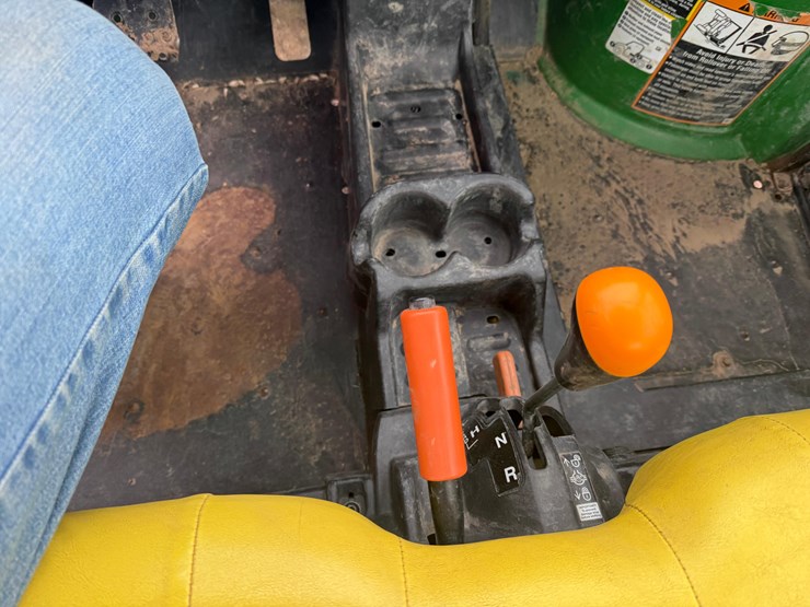 2015-john-deere-gator-image-8