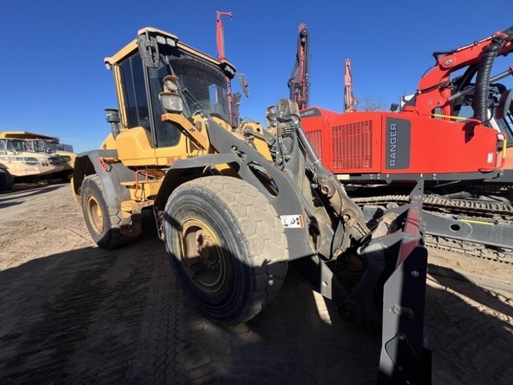 2022-volvo-l90h-image-6