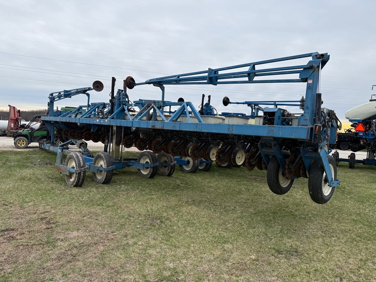 kinze-2600-image-4