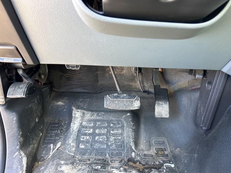 2011-ford-f550-image-67