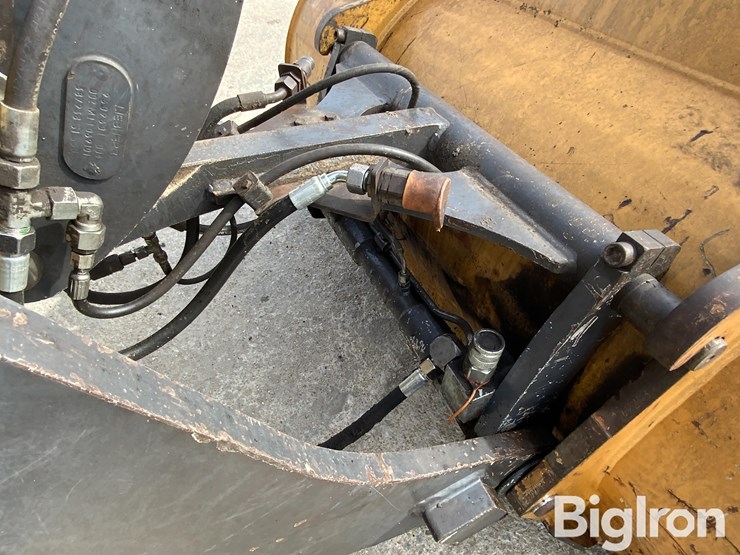 2012-deere-244j-image-16