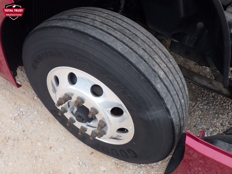 2023-volvo-vnl-300-image-23