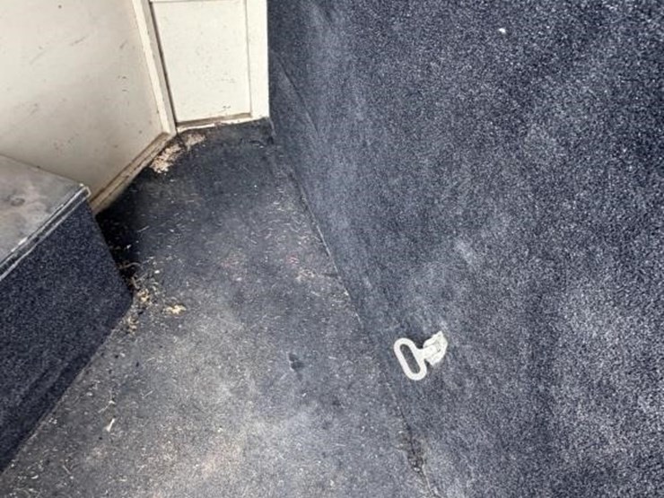 l2---1994-logan-coachman-3-horse-trailer-image-12