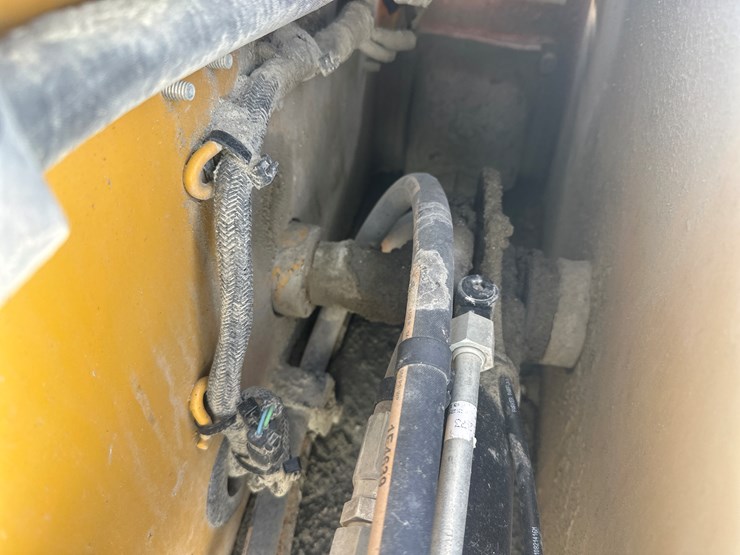 caterpillar-226d-image-22