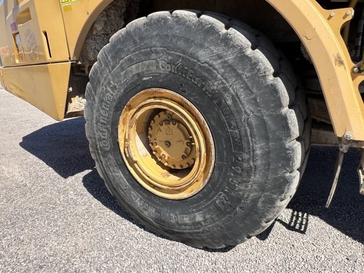 2012-caterpillar-740b-image-10