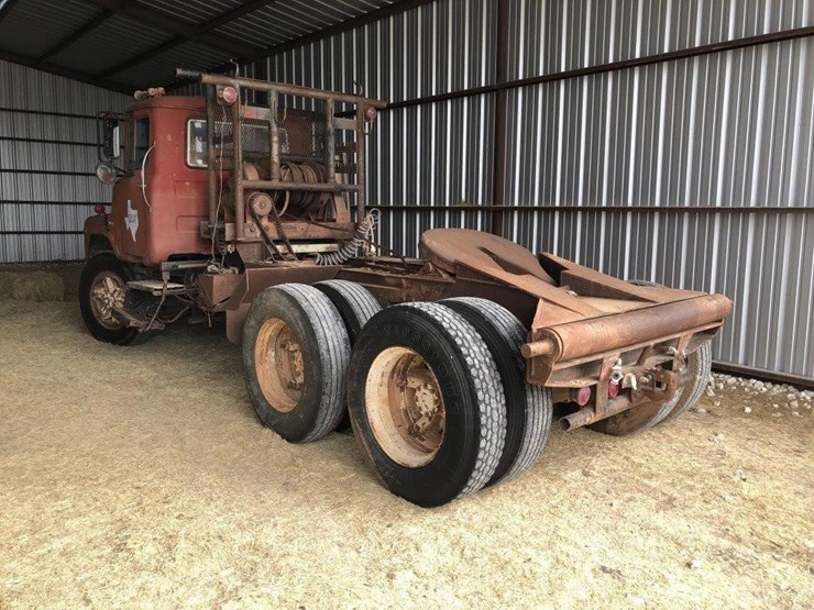 offsite--1976-mack-u-685-image-5