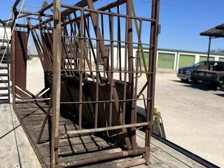 l1---squeeze-chute-image-4