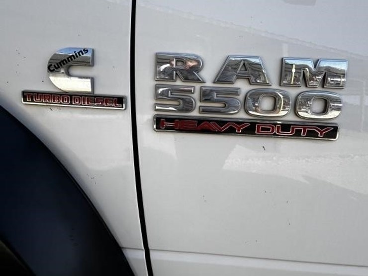 2014-dodge-ram-5500-image-8