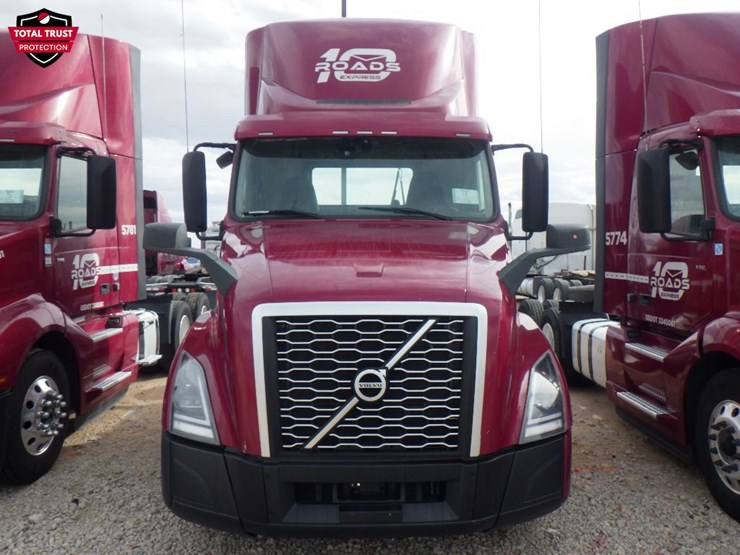 2024-volvo-vnl-300-image-2