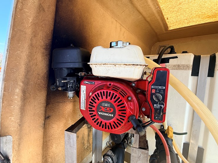 2004-isuzu-npr-image-36