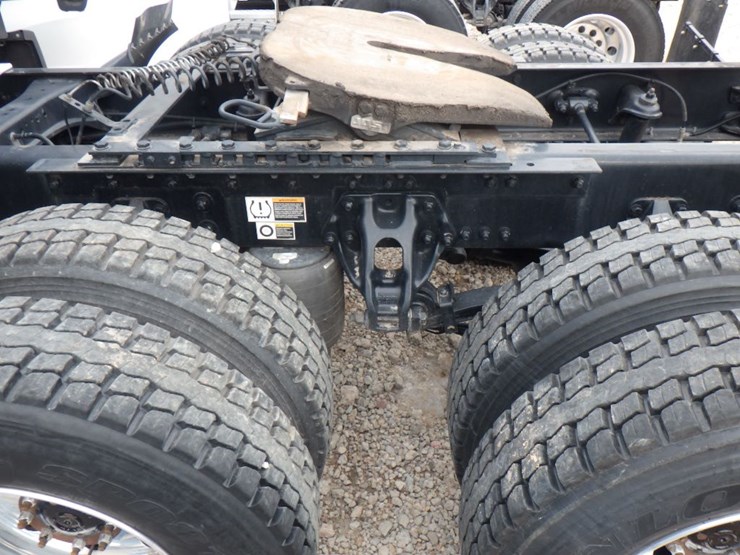 2022-kenworth-t680-image-17