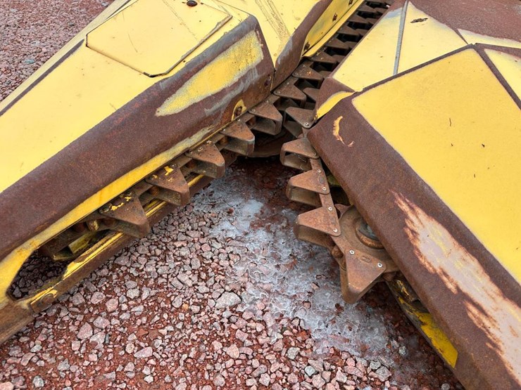 new-holland-824-image-8