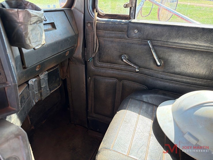 1993-mack-rd690s-image-34