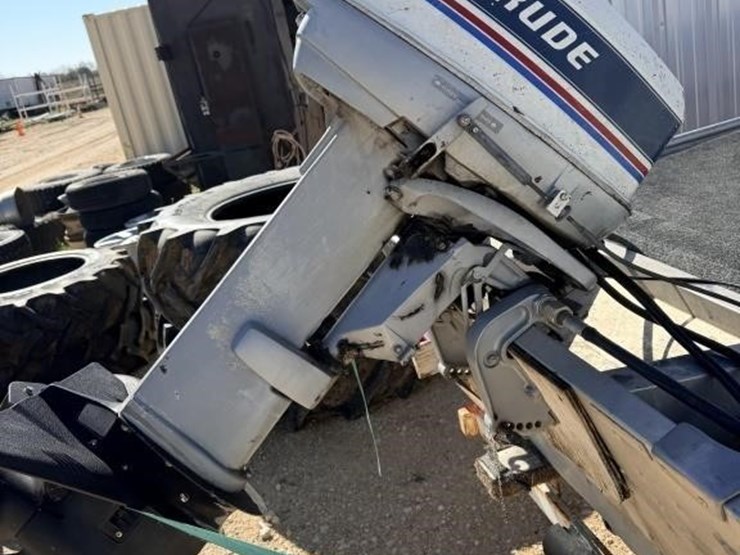 l3---1983-basstracker-boat-image-6