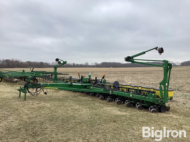 2010-john-deere-1770nt-image-1