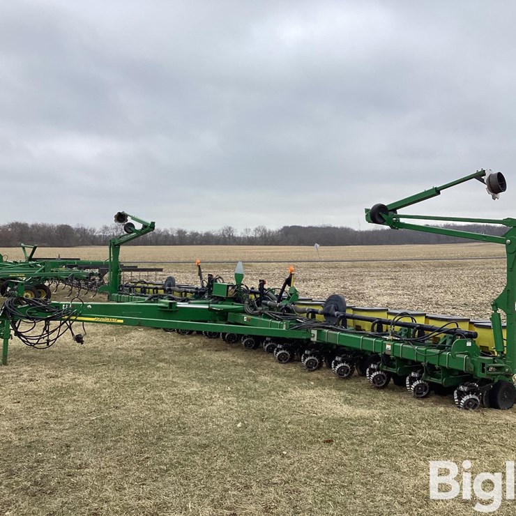 2010 JOHN DEERE 1770NT