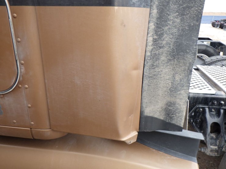 2022-kenworth-t680-image-16