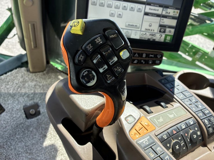 2018-john-deere-r4030-image-75